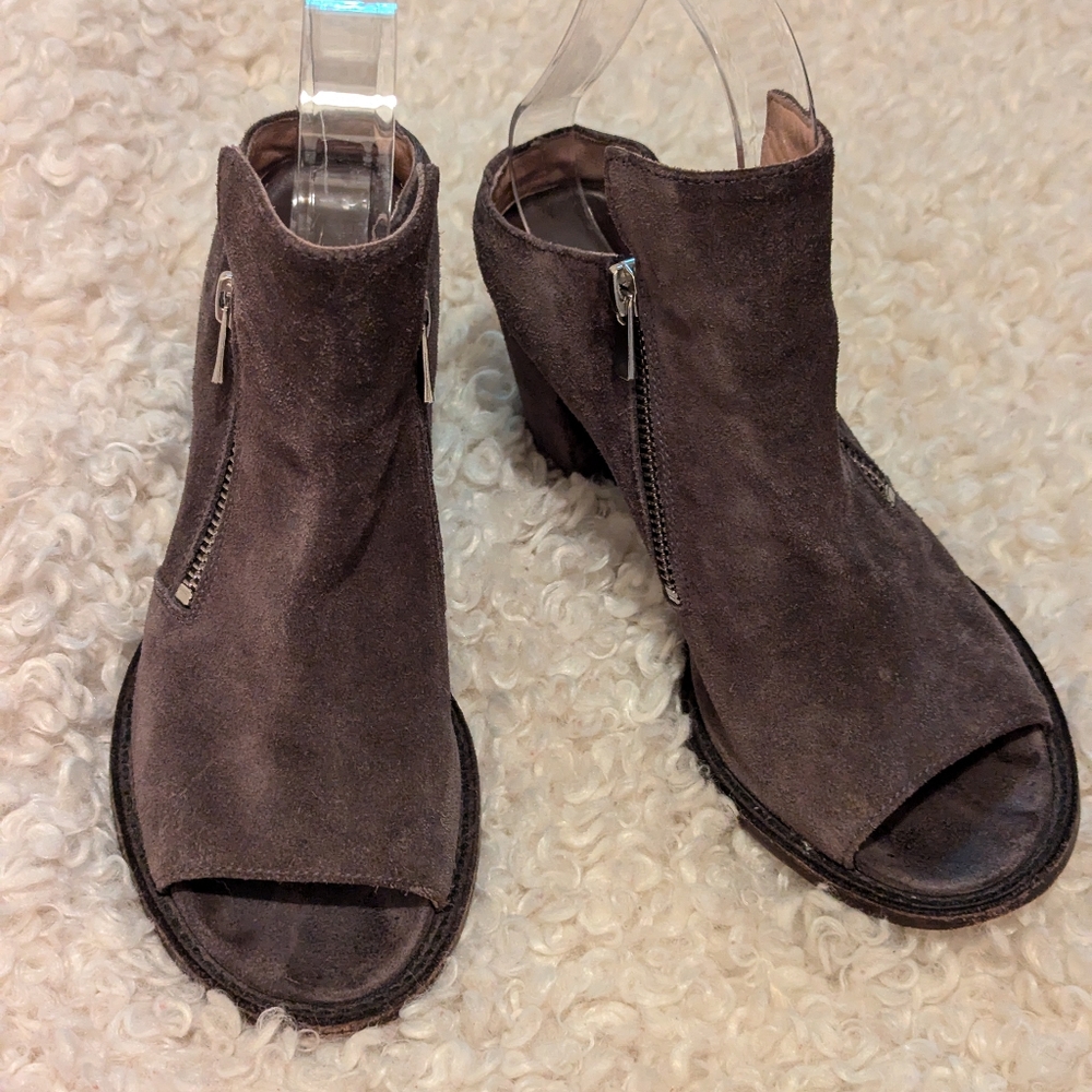 Officine Creative Italia women's gray suede sandals Size 36